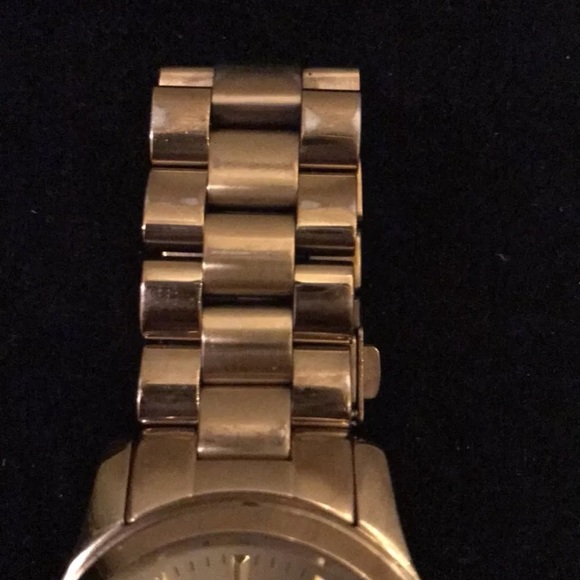 Michael Kors Watch PRICE DROP! - Picture 4 of 8